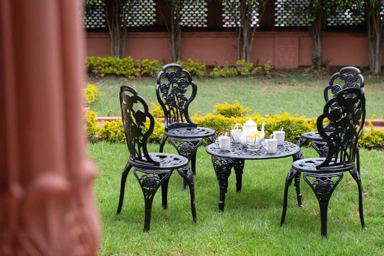 Stayvista At Pink Palace Rajasthani Decor Udagamandalam Exterior photo