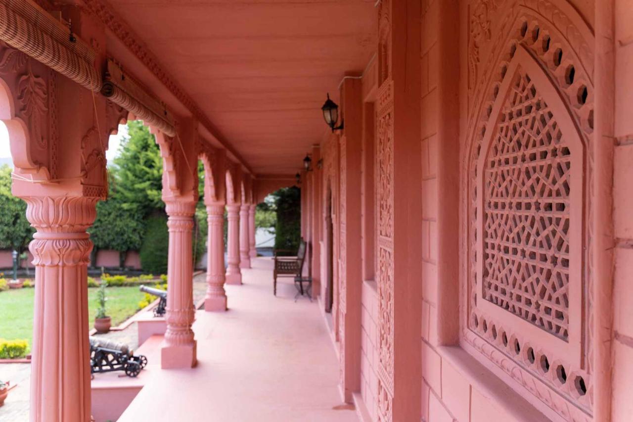 Stayvista At Pink Palace Rajasthani Decor Udagamandalam Exterior photo