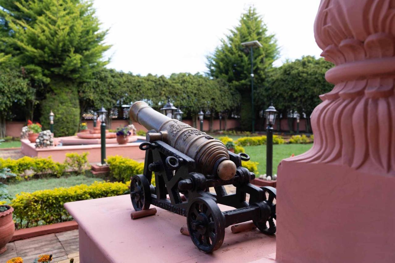 Stayvista At Pink Palace Rajasthani Decor Udagamandalam Exterior photo