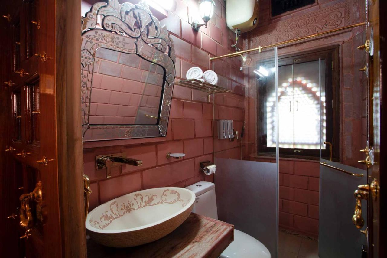 Stayvista At Pink Palace Rajasthani Decor Udagamandalam Exterior photo